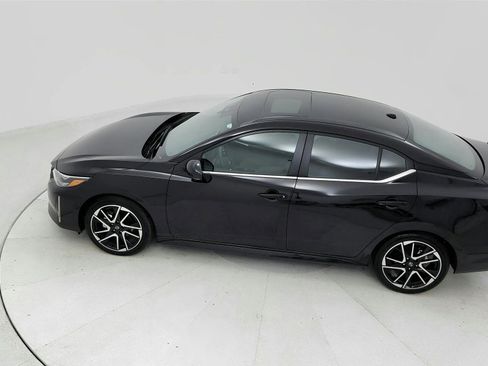 Used 2025 Nissan Sentra SR w/ SR Premium Package FWD image 14