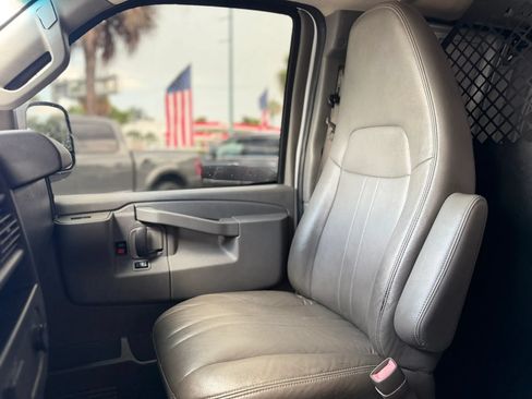 Used 2020 Chevrolet Express 2500 RWD image 28