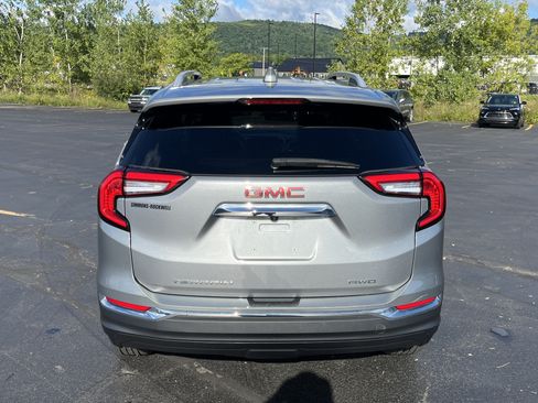 Used 2023 GMC Terrain SLT AWD/4WD image 6