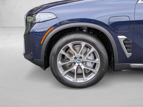 New 2026 BMW X5 xDrive50e image 10