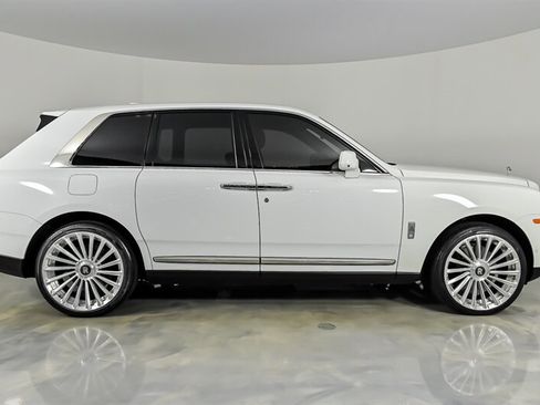 Used 2021 Rolls-Royce Cullinan AWD/4WD image 11