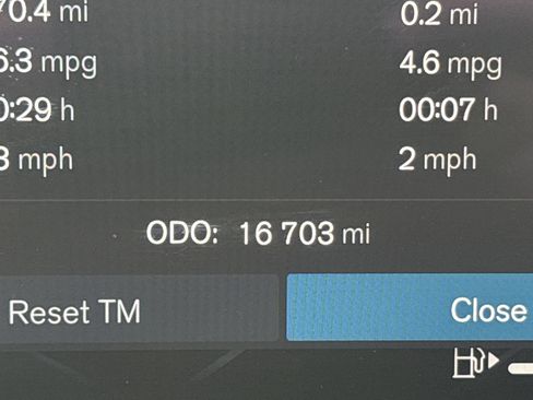 Used 2025 Volvo XC40 B5 Core image 22