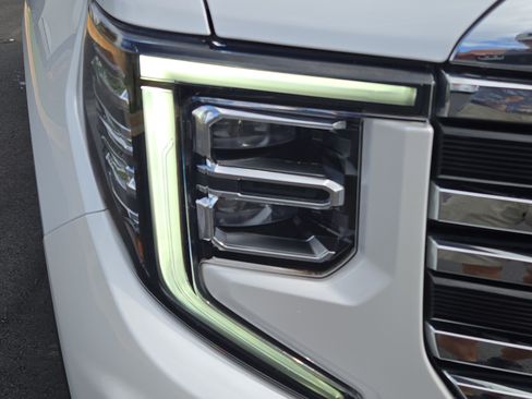 Used 2023 GMC Sierra 1500 SLT RWD image 5