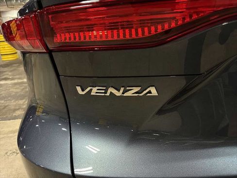 Certified 2023 Toyota Venza LE image 25