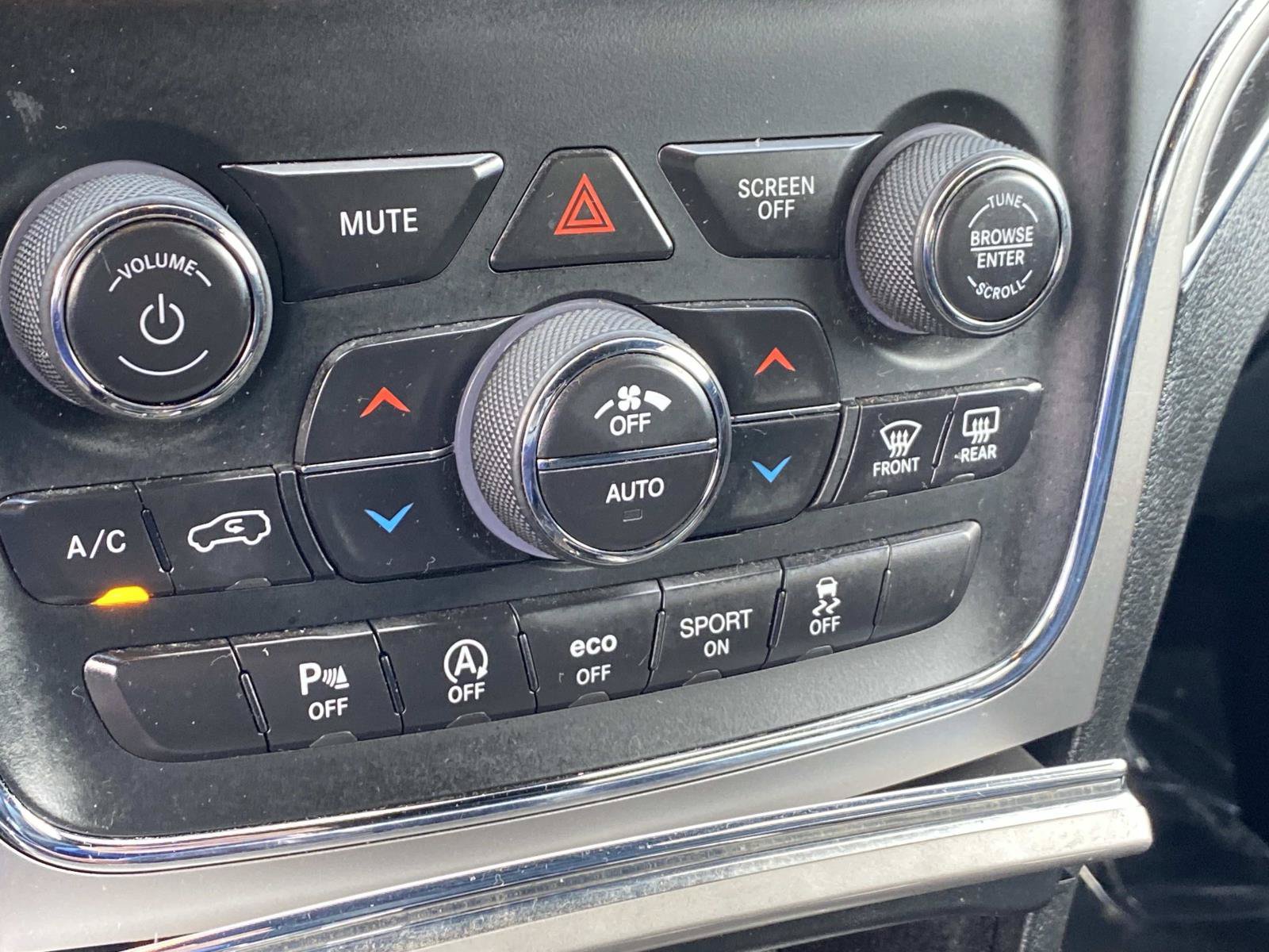 Used 2018 Jeep Grand Cherokee Limited AWD/4WD image 16