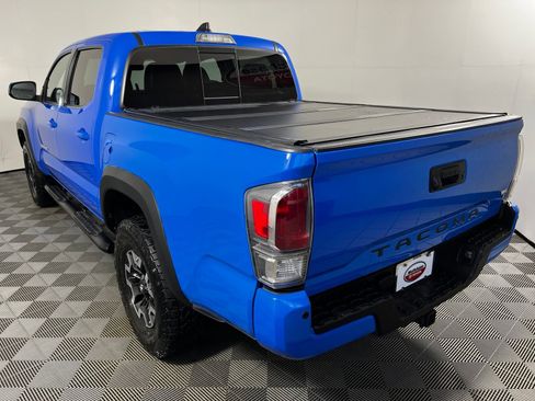 Used 2020 Toyota Tacoma TRD Off-Road w/ TRD Premium Off Road Package AWD/4WD image 7