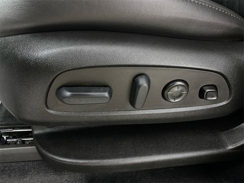 Used 2022 Buick Enclave Avenir w/ Avenir Technology Package image 12