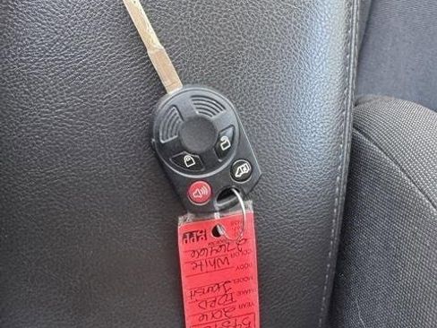 Used 2016 Ford Transit Connect XLT image 39