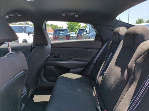 Used 2025 Hyundai Elantra Sport FWD image 22