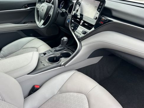 Used 2021 Toyota Camry XSE image 15