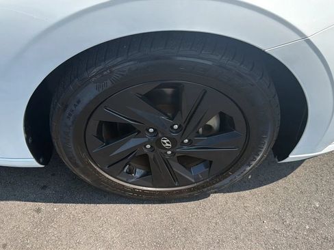 Used 2021 Hyundai Elantra SEL w/ Convenience Package FWD image 19