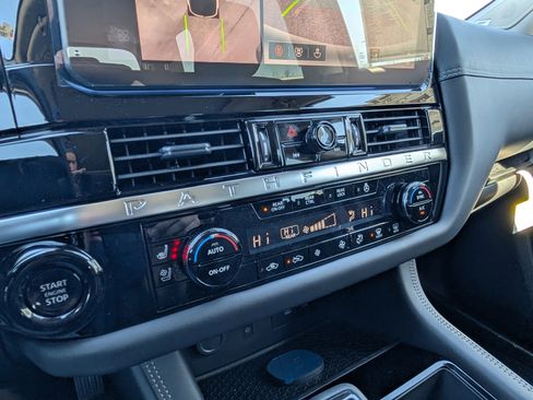 New 2026 Nissan Pathfinder Platinum AWD/4WD image 16