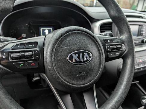 Used 2016 Kia Sorento FWD image 15