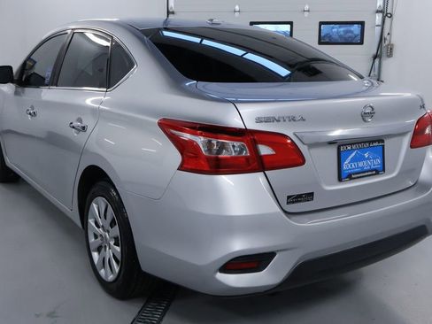 Used 2017 Nissan Sentra SV image 5