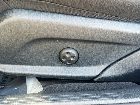 Used 2023 Mercedes-Benz E 350 4MATIC Sedan image 24