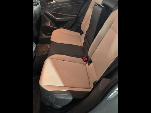 Used 2021 Volkswagen Jetta R-Line w/ R-Line Cold Weather Package image 4