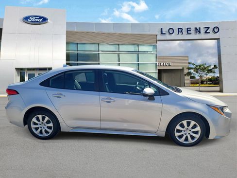 Used 2024 Toyota Corolla LE FWD image 4