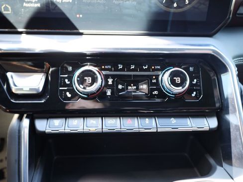 Used 2024 GMC Sierra 3500 Denali Ultimate AWD/4WD image 16