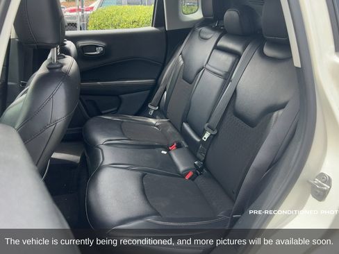 Used 2018 Jeep Compass Latitude w/ Popular Equipment Group FWD image 12