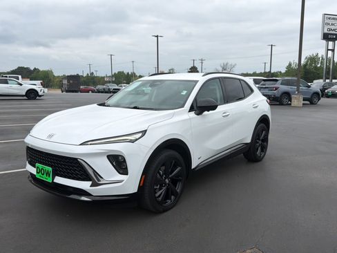 Used 2025 Buick Envision Sport Touring image 7