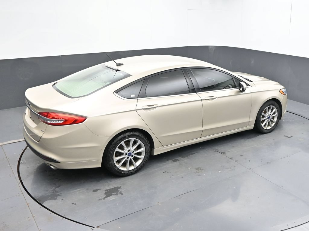 Used 2017 Ford Fusion SE FWD image 15