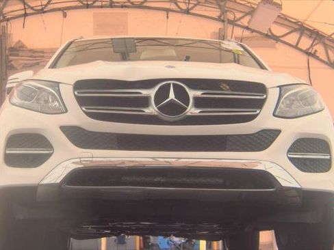 Used 2018 Mercedes-Benz GLE 350 w/ Premium 1 Package image 4