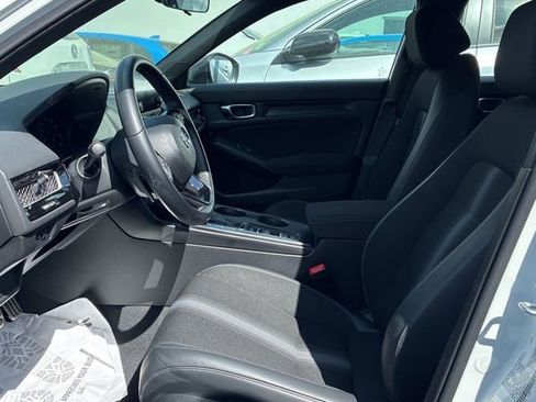 Used 2023 Honda Civic Sport image 3