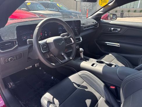 Used 2025 Ford Mustang GT Premium RWD image 40