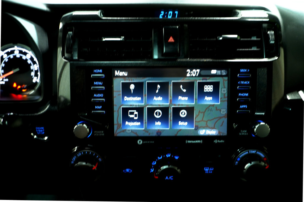 Used 2021 Toyota 4Runner TRD Off-Road Premium w/ Moonroof Package AWD/4WD image 18