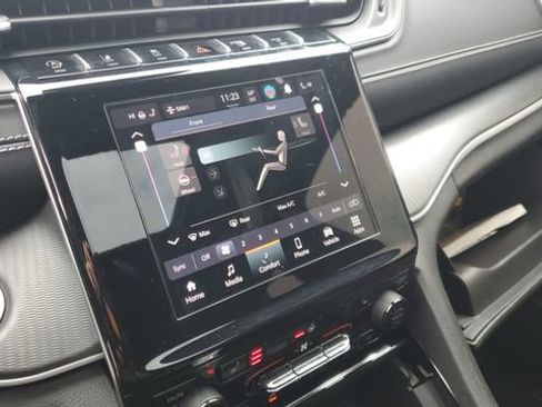 Certified 2023 Jeep Grand Cherokee L Laredo image 15