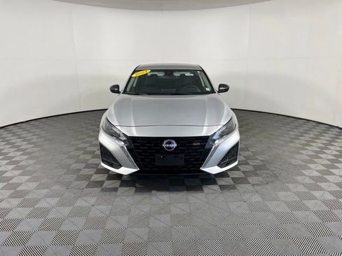 Used 2024 Nissan Altima 2.5 SV AWD/4WD image 2