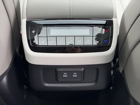 New 2026 INFINITI QX60 Luxe image 10