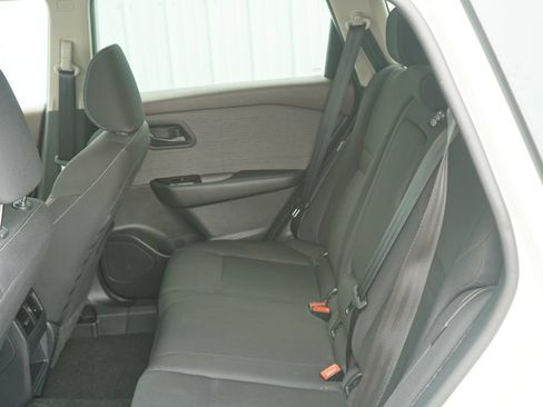 Used 2023 Nissan Rogue S AWD/4WD image 28