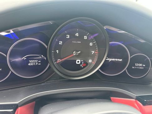 Certified 2023 Porsche Cayenne Platinum Edition AWD/4WD image 3