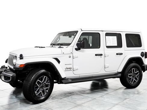 Used 2024 Jeep Wrangler Unlimited Sahara AWD/4WD image 4