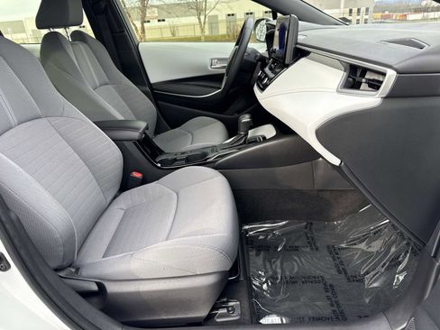 Used 2025 Toyota Corolla SE image 18