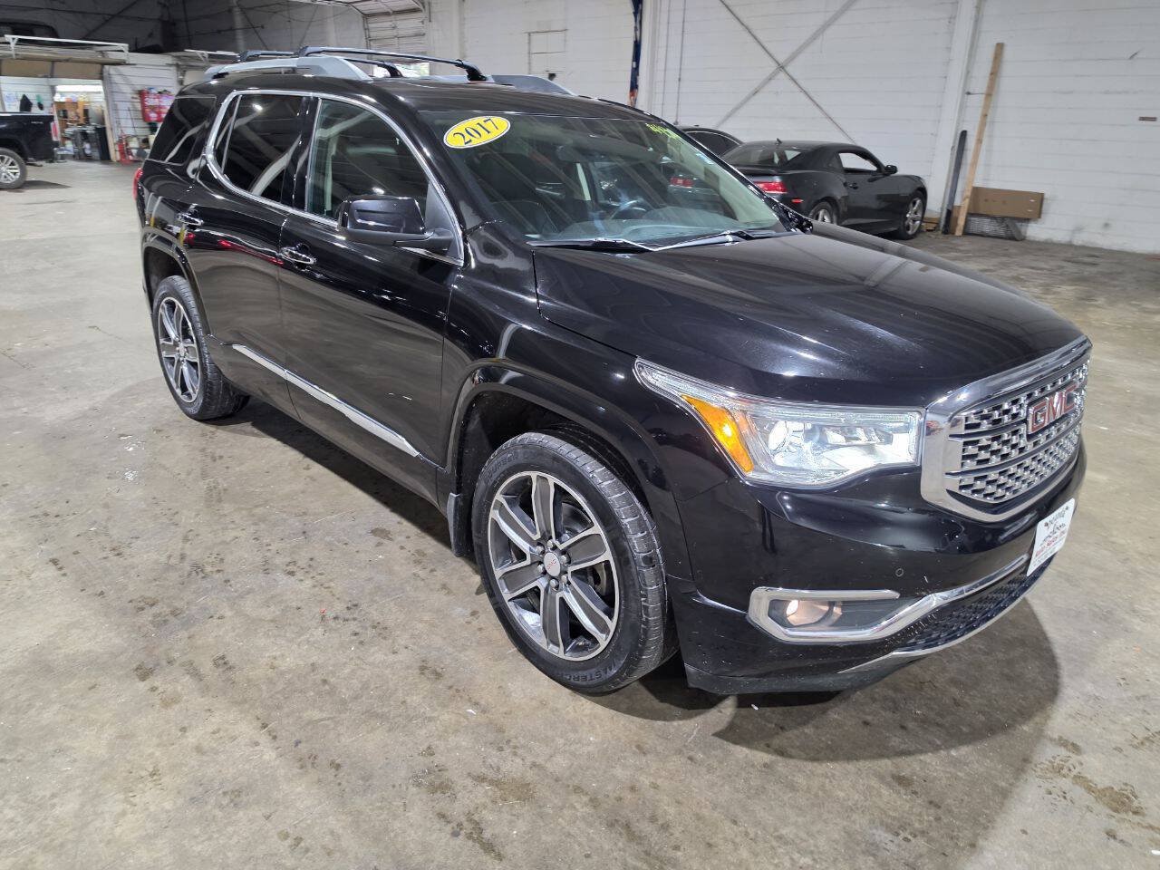 Used 2017 GMC Acadia Denali w/ LPO, Protection Package AWD/4WD image 18