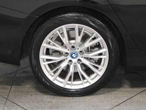 Used 2024 BMW 330e image 13