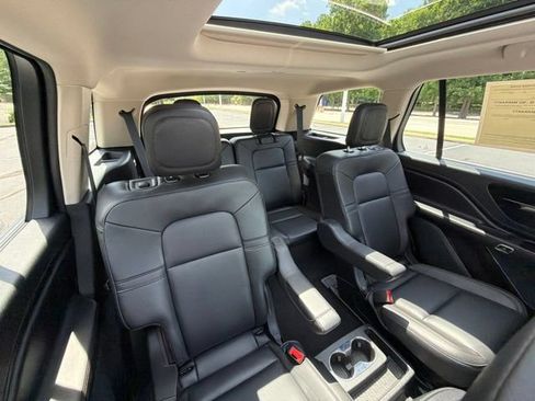 Used 2024 Lincoln Aviator AWD w/ Premium Package image 31