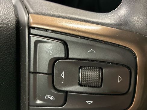 Used 2021 Chevrolet Silverado 1500 High Country w/ Technology Package image 16