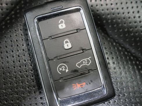 Used 2022 Jeep Grand Cherokee Summit w/ Luxury Tech Group V AWD/4WD image 31