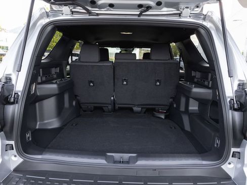 New 2026 Toyota 4Runner SR5 AWD/4WD image 8