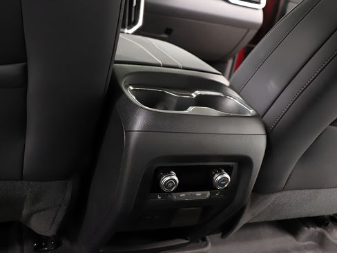 Used 2025 GMC Acadia Elevation w/ Elevation Premium Package AWD/4WD image 27