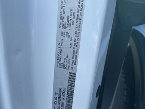 Used 2025 RAM ProMaster 2500 w/ Convenience Group image 9