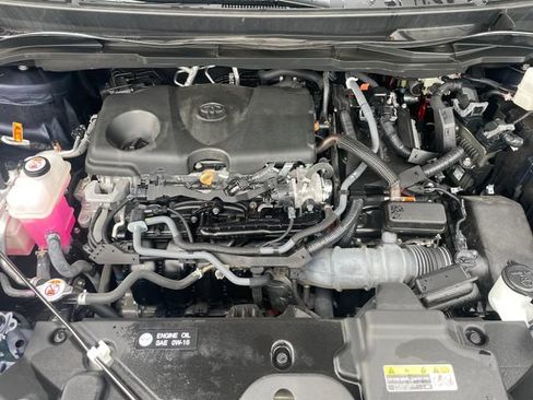 Used 2025 Toyota Sienna XLE FWD image 31