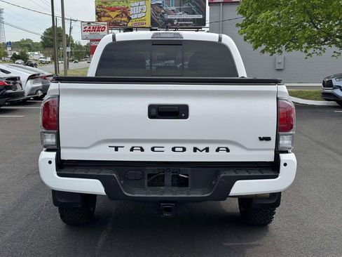 Used 2023 Toyota Tacoma TRD Off-Road w/ Technology Package AWD/4WD image 22