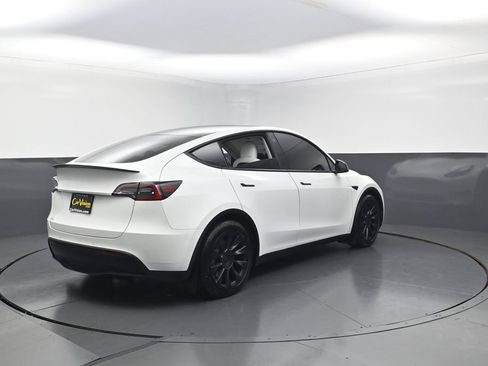 Used 2021 Tesla Model Y Long Range AWD/4WD image 9
