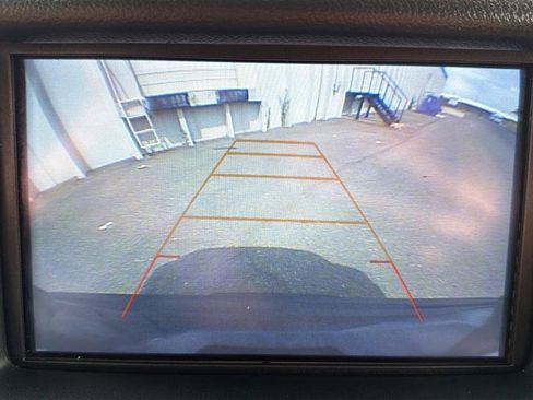 Used 2018 GMC Yukon SLE w/ SLE Value Package AWD/4WD image 26