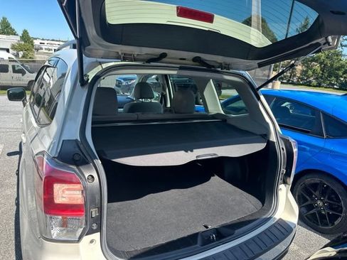 Used 2018 Subaru Forester 2.5i Premium AWD/4WD image 6