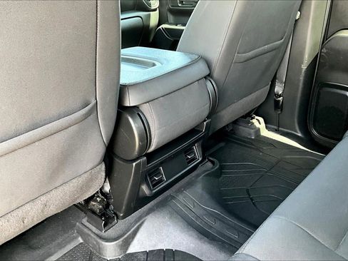 Used 2022 Chevrolet Silverado 1500 Custom image 11